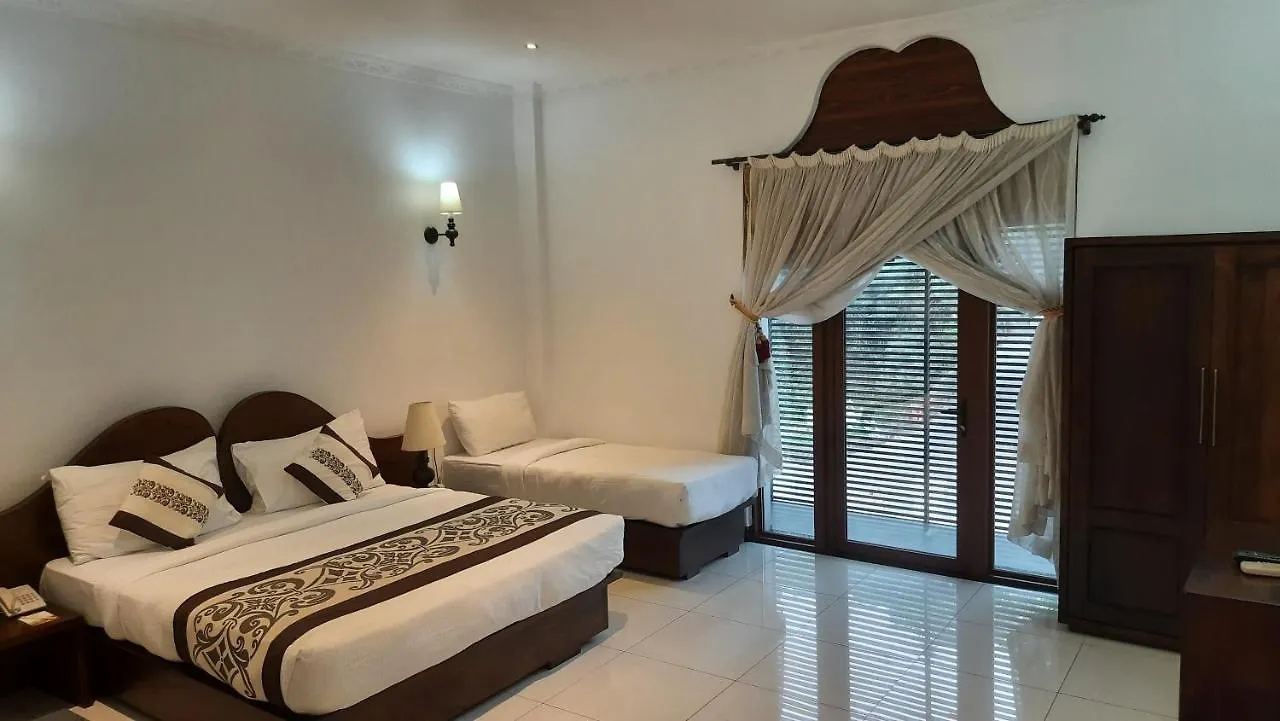 Royal Kandyan 4*, Kandy